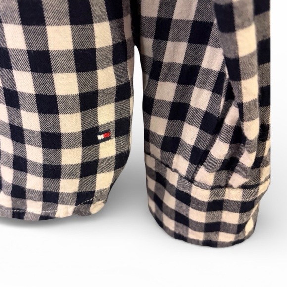 ⭐️ Tommy Hilfiger Cotton Navy & Cream Plaid Flannel Shirt - PTP 20 - Picture 3 of 5